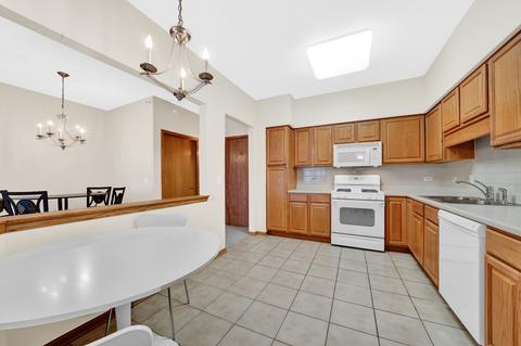 1675 Mill St #504, Des Plaines, IL 60016 photo 12
