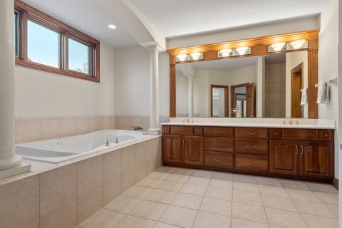 1616 Camden Pl, Wheaton, IL 60189 photo 17