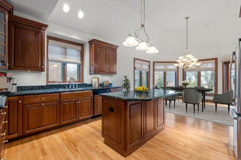 1616 Camden Pl, Wheaton, IL 60189 photo 5
