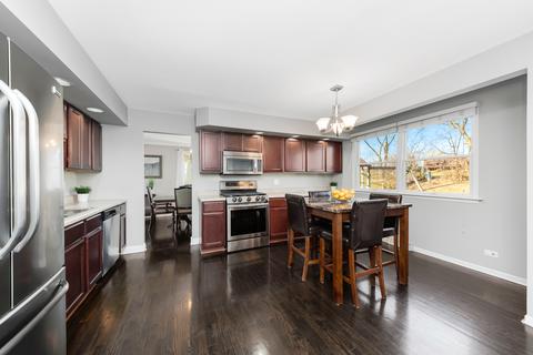 902 69th St, Darien, IL 60561 photo 8