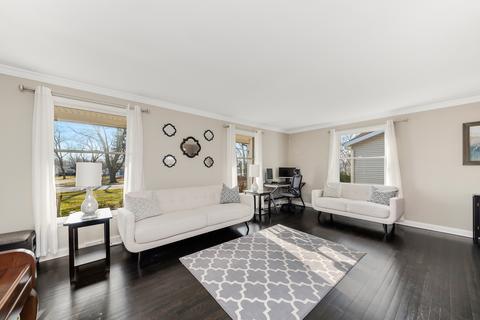 902 69th St, Darien, IL 60561 photo 5