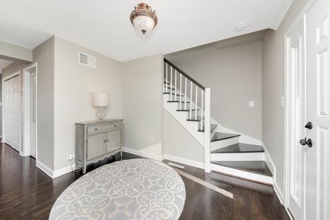 902 69th St, Darien, IL 60561 photo 3
