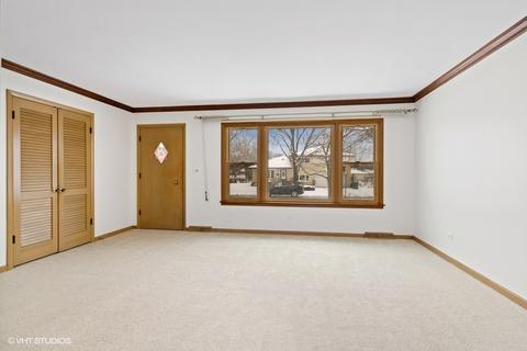 284 Scott St, Wheeling, IL 60090 photo 2