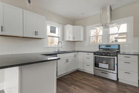 4 S Commonwealth Ave, Aurora, IL 60506 photo 20