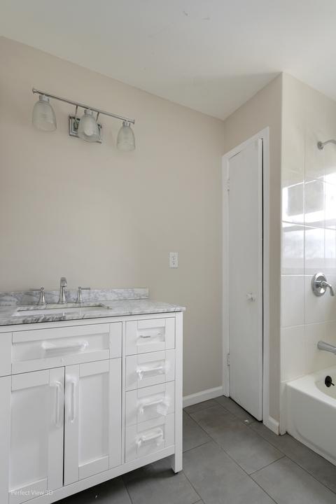 4 S Commonwealth Ave, Aurora, IL 60506 photo 32