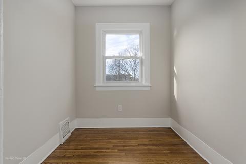 4 S Commonwealth Ave, Aurora, IL 60506 photo 25