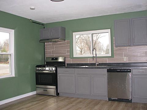 700 E Scott St, Tuscola, IL 61953 photo 7