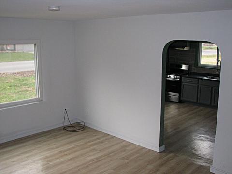 700 E Scott St, Tuscola, IL 61953 photo 5