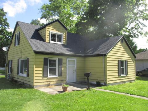 700 E Scott St, Tuscola, IL 61953 photo 1