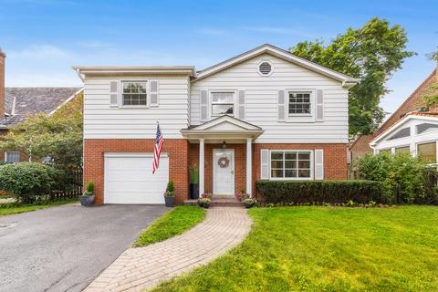 25 Logan Ter, Golf, IL 60029 photo 1