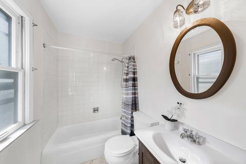 25 Logan Ter, Golf, IL 60029 photo 17