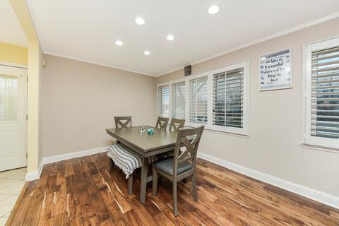 711 S Mount Prospect Rd, Des Plaines, IL 60016 photo 5