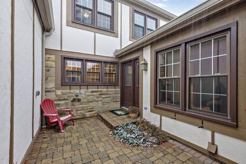 1045 Wheaton Oaks Dr, Wheaton, IL 60187 photo 18