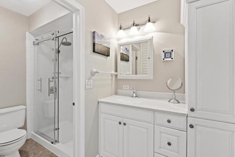 1045 Wheaton Oaks Dr, Wheaton, IL 60187 photo 11