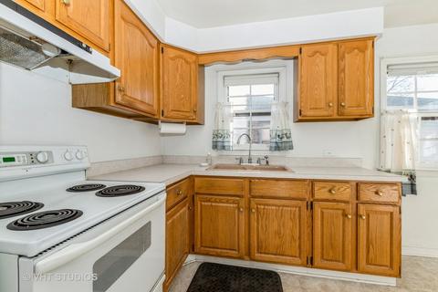 10338 S Central Park Ave, Chicago, IL 60655 photo 4