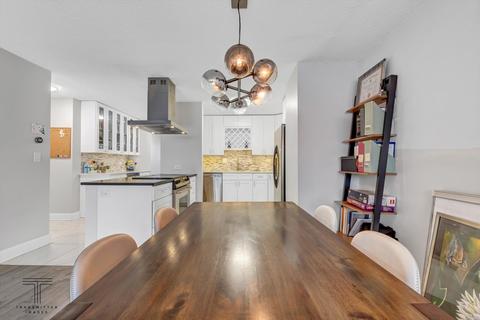 30 E Division St #7E, Chicago, IL 60610 photo 13