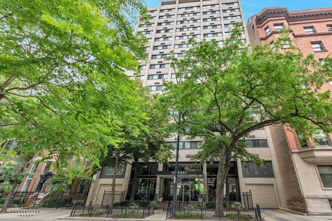 30 E Division St #7E, Chicago, IL 60610 photo 2