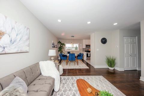 795 Evanston St, Hoffman Estates, IL 60169 photo 4