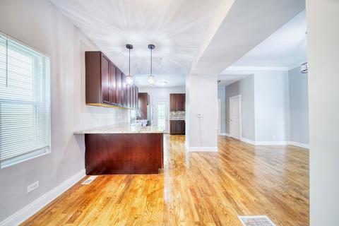 2610 E 76th St, Chicago, IL 60649 photo 5