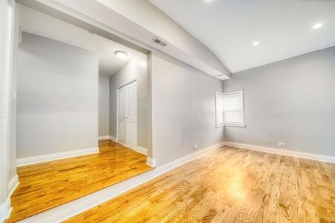 2610 E 76th St, Chicago, IL 60649 photo 17