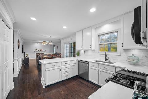 2622 Boxwood Dr, Elgin, IL 60124 photo 7
