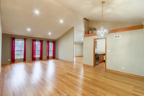 1470 Kent Ln, Elgin, IL 60120 photo 11
