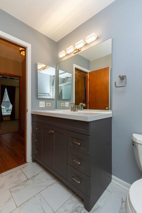 1470 Kent Ln, Elgin, IL 60120 photo 14