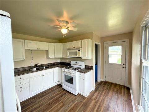 310 Park Ln, Ingleside, IL 60041 photo 9