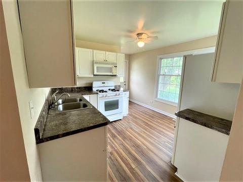 310 Park Ln, Ingleside, IL 60041 photo 7