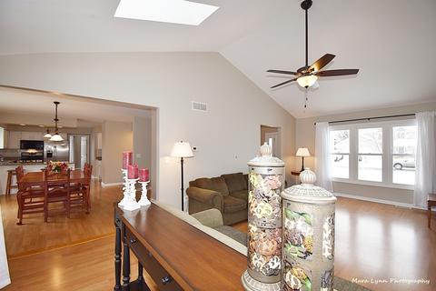 409 W Maple Ave, Elburn, IL 60119 photo 11
