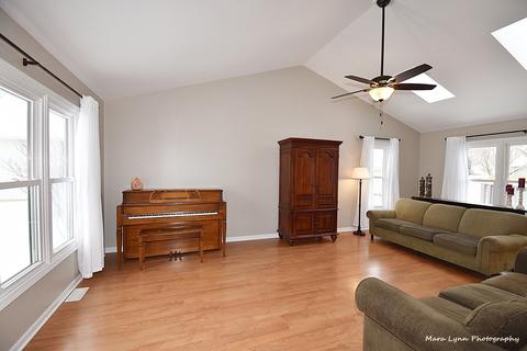 409 W Maple Ave, Elburn, IL 60119 photo 9