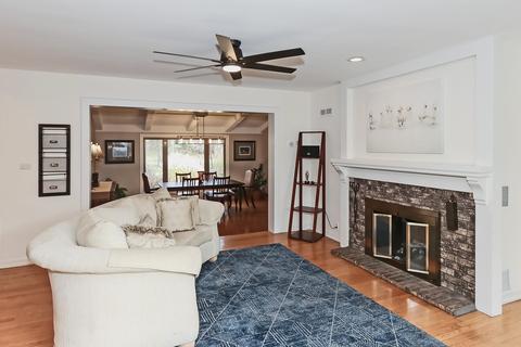 39 Forest Ave, Roselle, IL 60172 photo 7