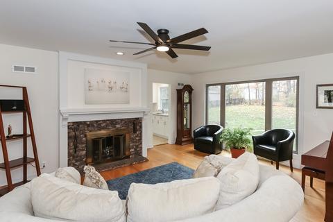 39 Forest Ave, Roselle, IL 60172 photo 8