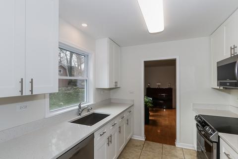 39 Forest Ave, Roselle, IL 60172 photo 11