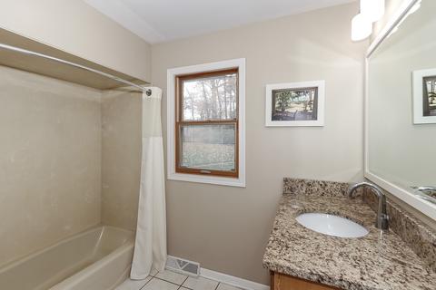 39 Forest Ave, Roselle, IL 60172 photo 17