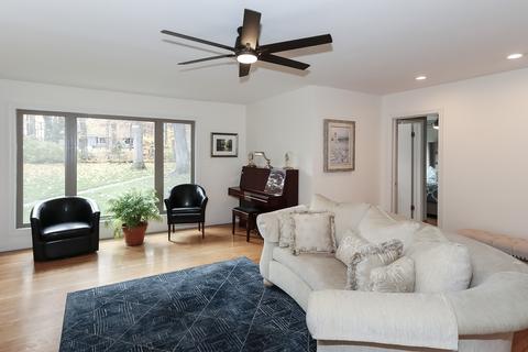 39 Forest Ave, Roselle, IL 60172 photo 9