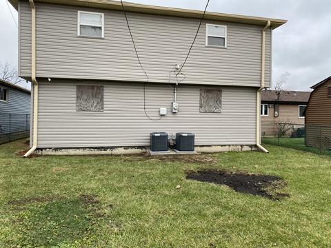3704 Maxey Ct, Robbins, IL 60472 photo 2
