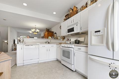 655 E Willow St, Elburn, IL 60119 photo 8