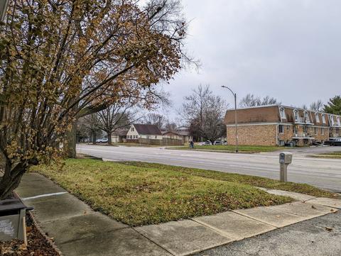 910 S Mattis Ave, Champaign, IL 61821 photo 47
