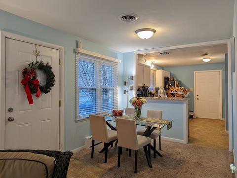 910 S Mattis Ave, Champaign, IL 61821 photo 7