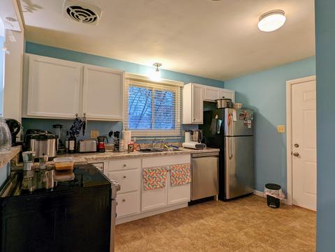 910 S Mattis Ave, Champaign, IL 61821 photo 9