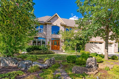 226 Hawk Hollow Dr, Bartlett, IL 60103 photo 1