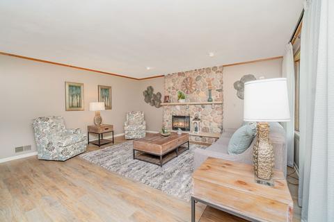 18162 Maple St, Lansing, IL 60438 photo 3