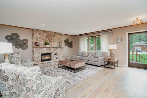 18162 Maple St, Lansing, IL 60438 photo 4