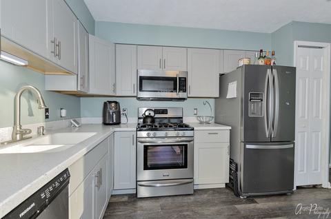 2907 S Riverside Dr, Mchenry, IL 60050 photo 17