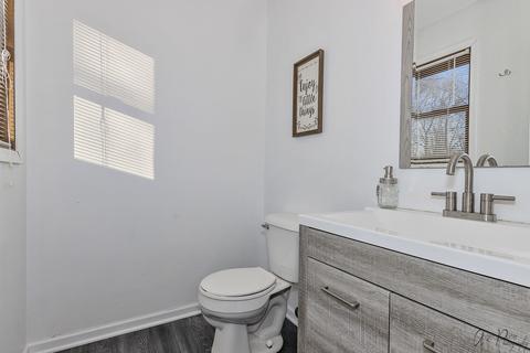 2907 S Riverside Dr, Mchenry, IL 60050 photo 9