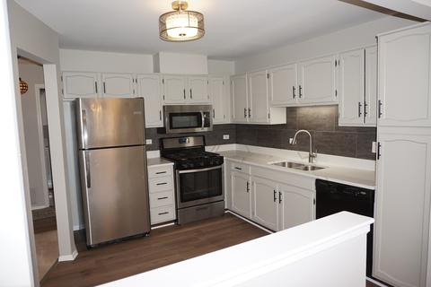 1402 Shore Ct #D2, Wheeling, IL 60090 photo 8