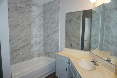 1402 Shore Ct #D2, Wheeling, IL 60090 photo 14