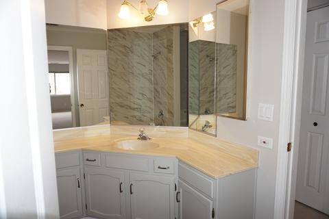 1402 Shore Ct #D2, Wheeling, IL 60090 photo 15
