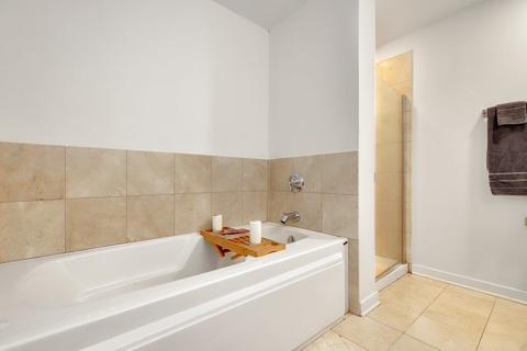 803 E 41st St #3B, Chicago, IL 60653 photo 14